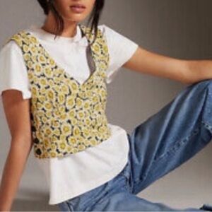 Anthropologie Maeve daisy floral crop tank top.